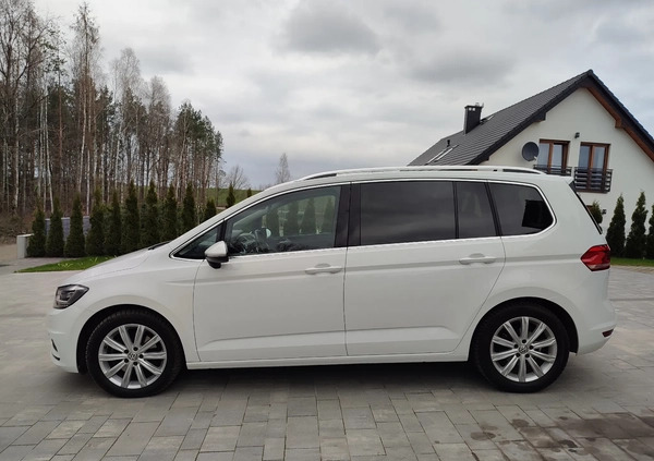 Volkswagen Touran cena 96499 przebieg: 71455, rok produkcji 2019 z Bytów małe 37